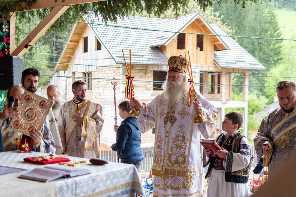 Sfinţirea bisericii din lemn de la Fărcaşa - Neamţ 116584