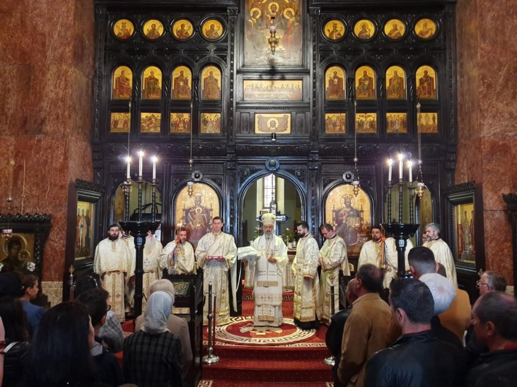 Slujiri arhierești în Duminica a 4-a după Sfintele Paști 116550