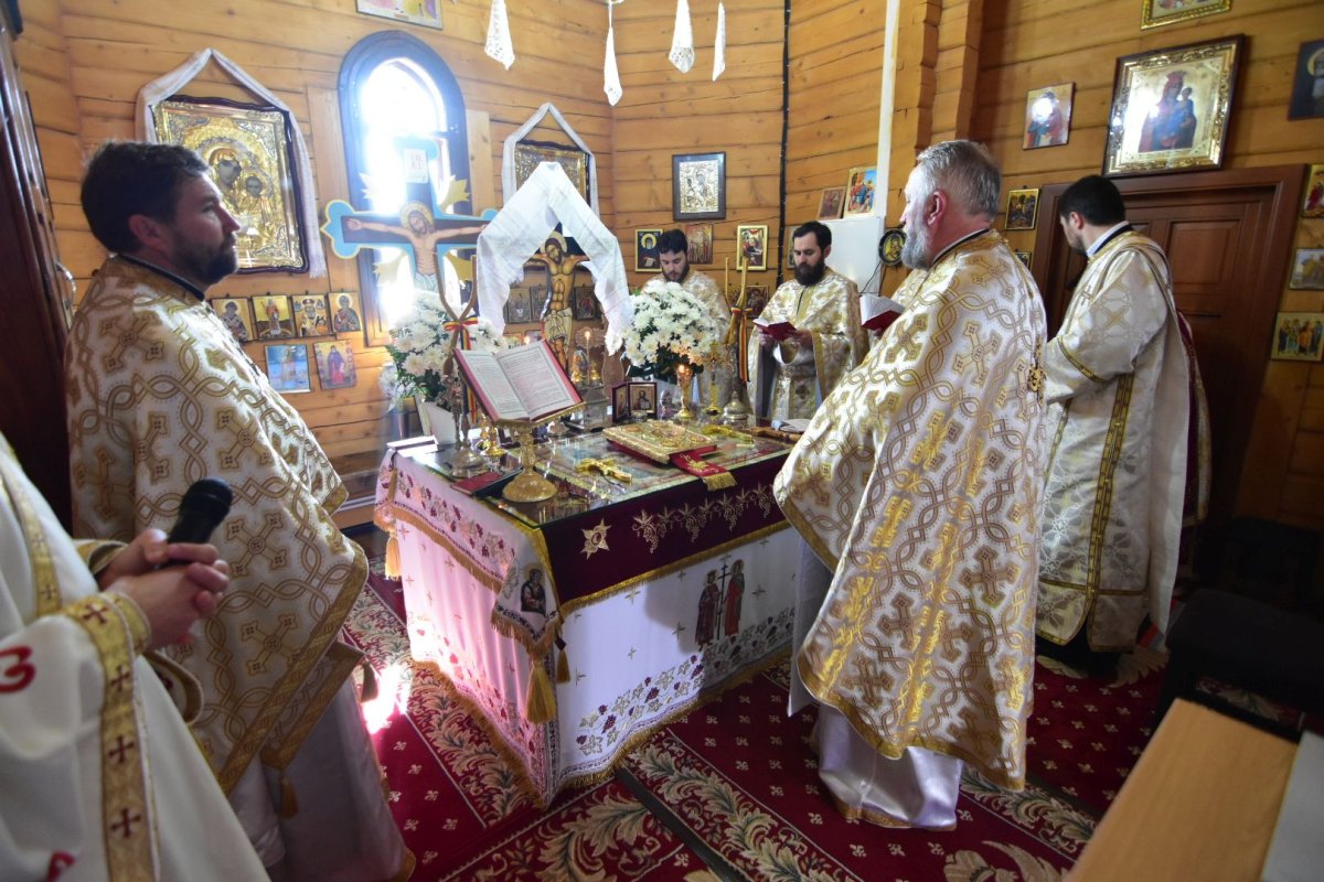 Simpozionul naţional „Satul românesc - tindă a raiului” s-a desfăşurat la Straja 116693