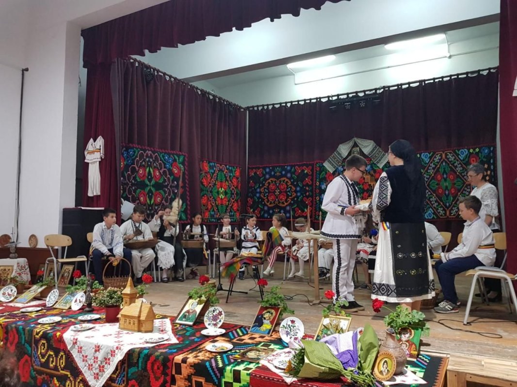 Spectacolul „Tradiție și spiritualitate în satul românesc”, în Lunca Mureșului, Aiud 116678