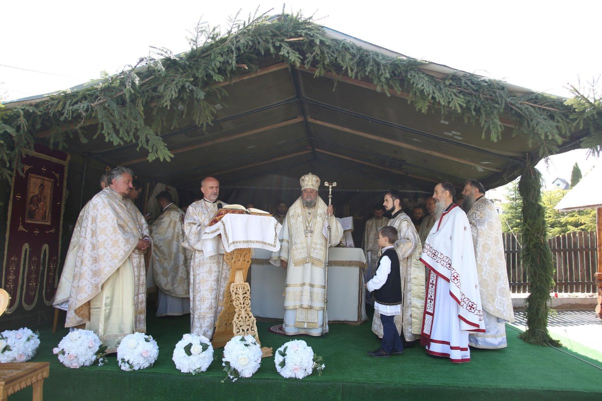 Hramul Schitului „Sfinții Împărați Constantin și Elena” din Moeciu de Jos 116752