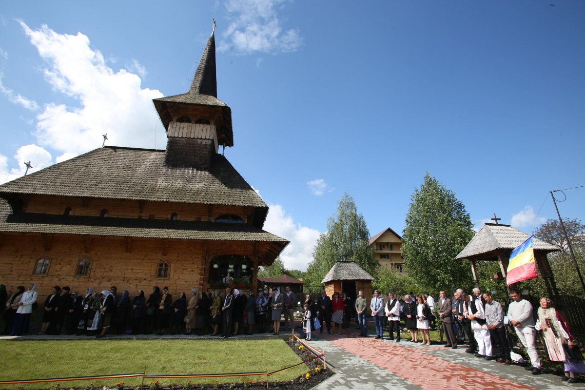 Hramul Schitului „Sfinții Împărați Constantin și Elena” din Moeciu de Jos 116762