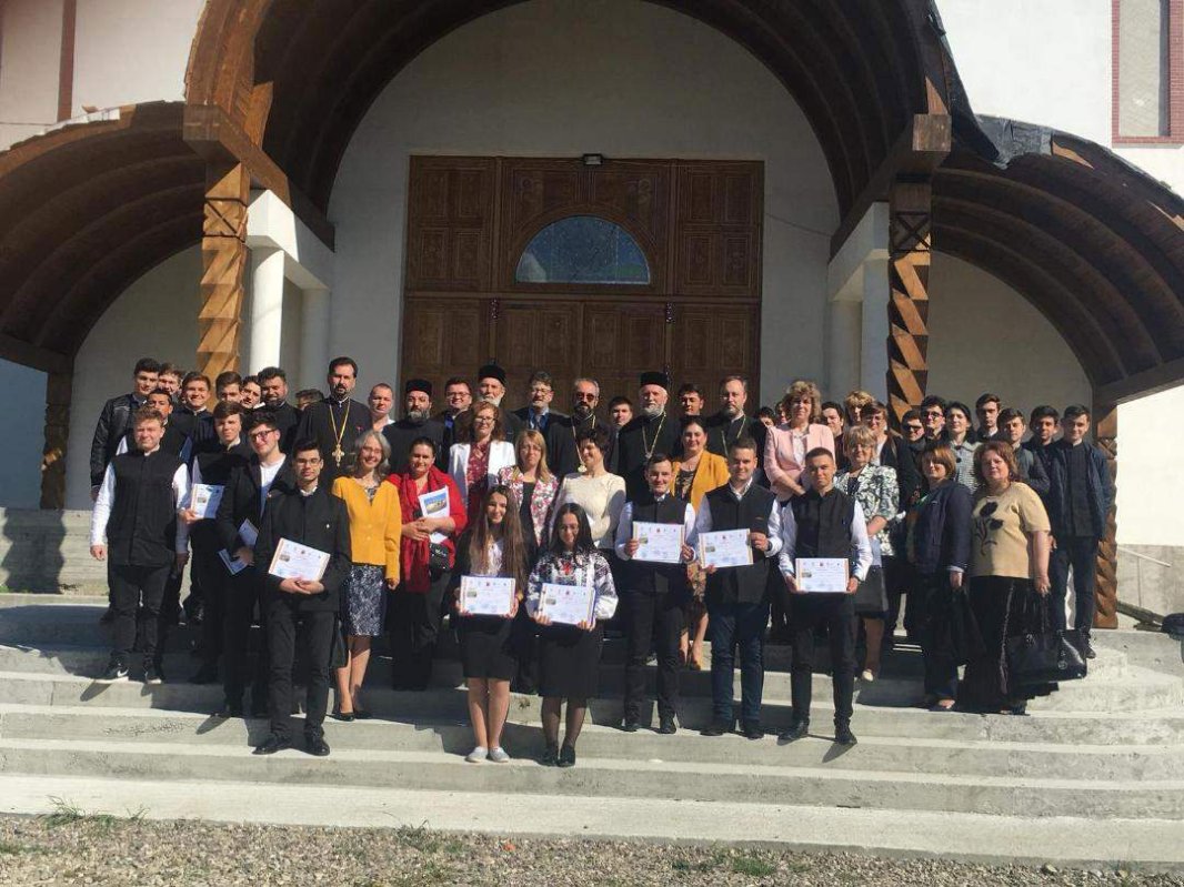 Simpozionul „Făclii ortodoxe în Petrodava“ la Liceul Teologic din Piatra Neamţ 116891