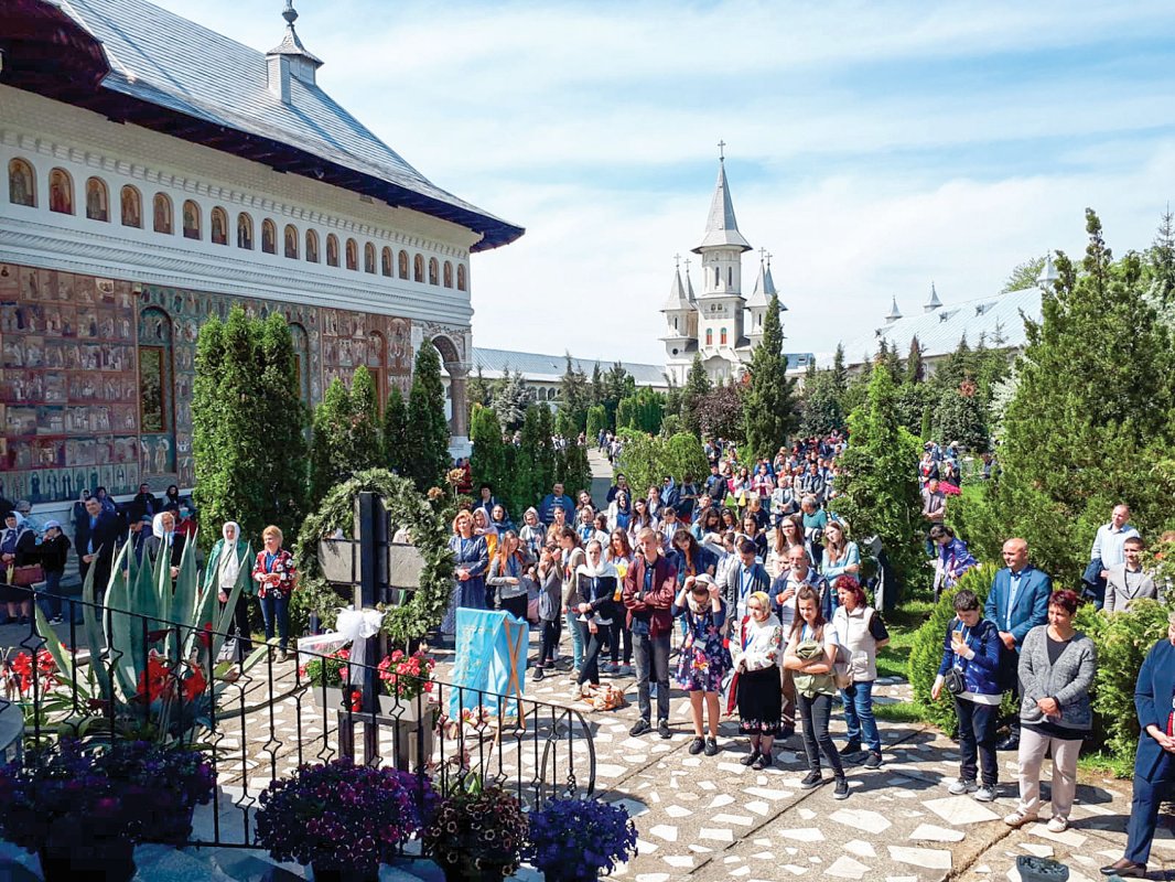 „Pentru performanţă elevul trebuie să fie în comuniune cu Dumnezeu” 116918