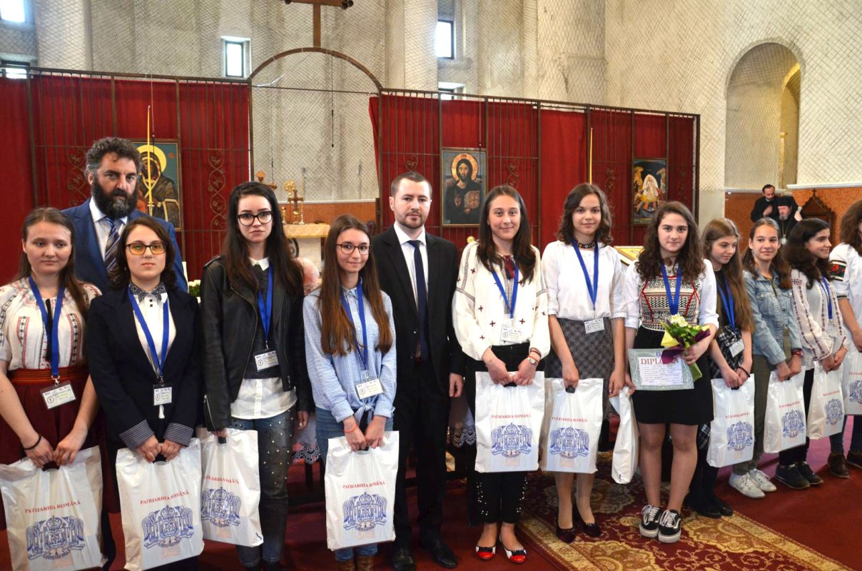 „Pentru performanţă elevul trebuie să fie în comuniune cu Dumnezeu” 116921