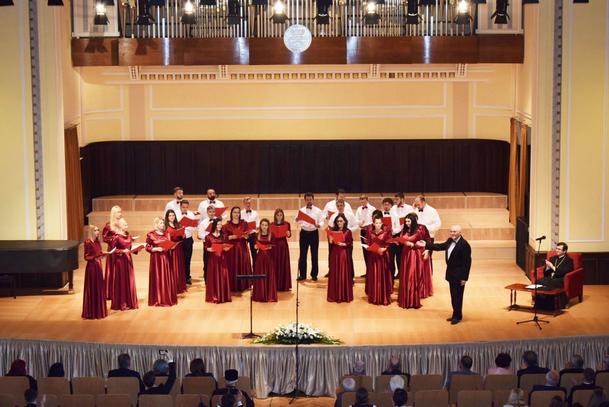 100 de ani de la înființarea Corului „Armonia” al Catedralei Vechi arădene 117107