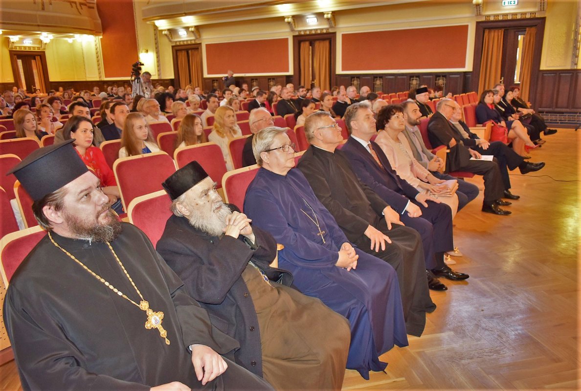 100 de ani de la înființarea Corului „Armonia” al Catedralei Vechi arădene 117108