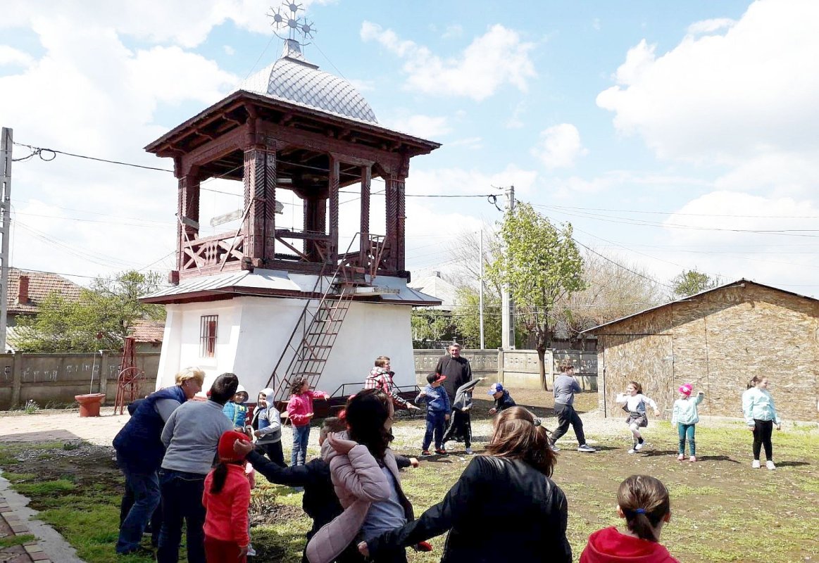 Fierbinții de Jos, comunitatea ca o nuntă continuă 117101