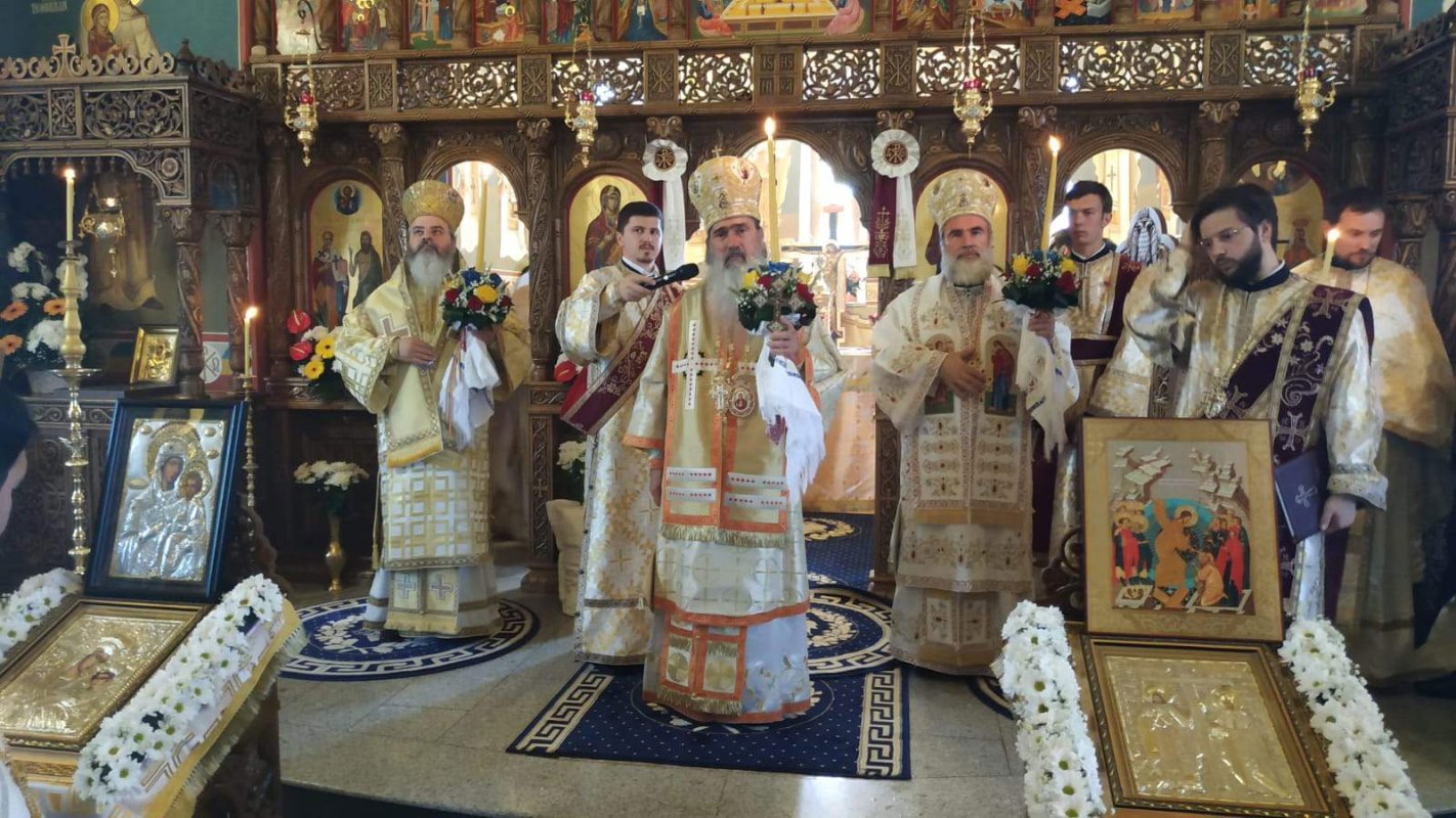 Sfinţiri de biserici în Eparhia Romanului şi Bacăului 117143