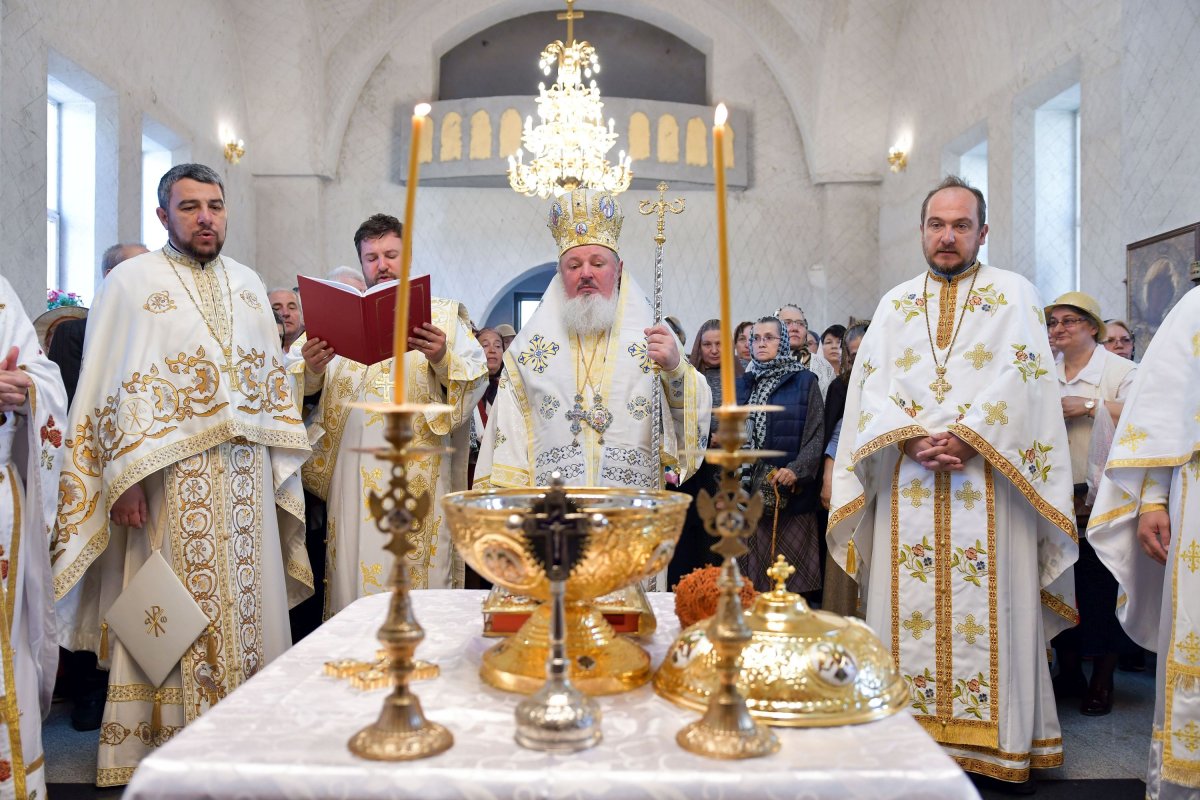 Slujire arhierească la Parohia „Constantin Brâncoveanu” din Capitală 117027