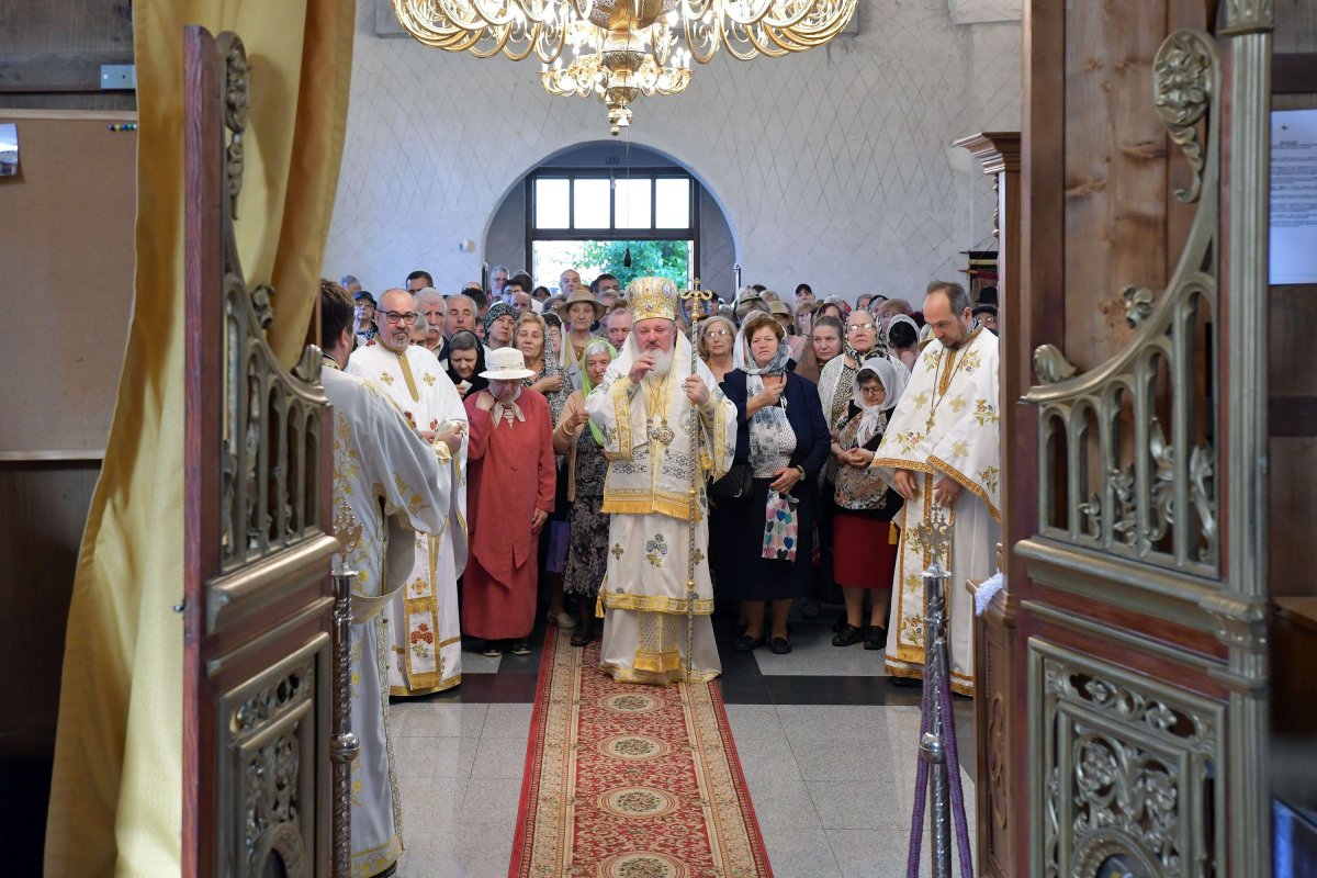 Slujire arhierească la Parohia „Constantin Brâncoveanu” din Capitală 117028