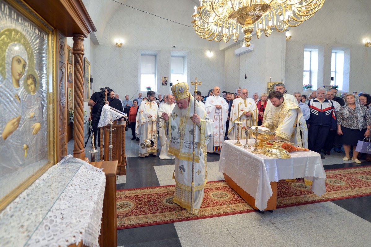 Slujire arhierească la Parohia „Constantin Brâncoveanu” din Capitală 117034