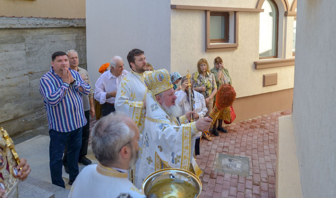 Slujire arhierească la Parohia „Constantin Brâncoveanu” din Capitală 117036
