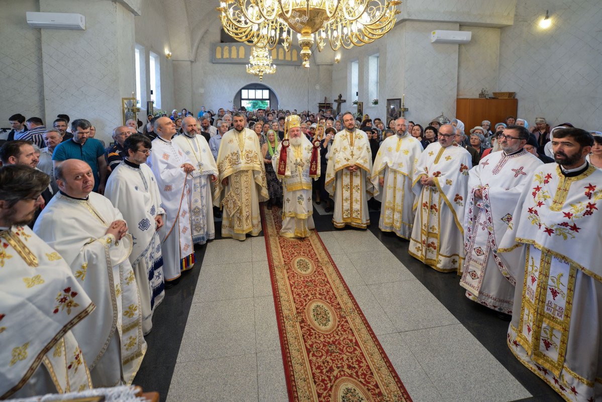 Slujire arhierească la Parohia „Constantin Brâncoveanu” din Capitală 117040