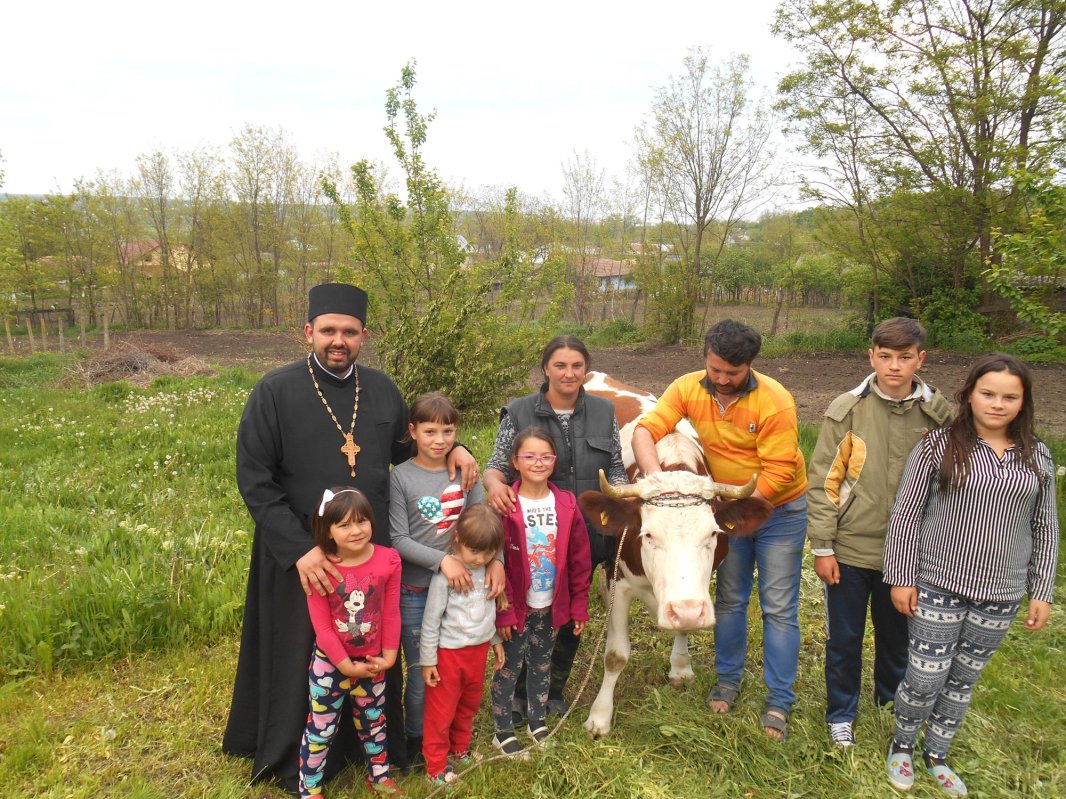 Misiune şi filantropie în parohiile Chişcăreni şi Sat Nou 117234