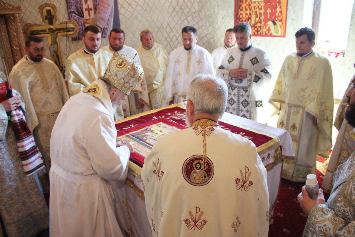 Sfinţiri de biserici în Mitropolia Munteniei şi Dobrogei 117176