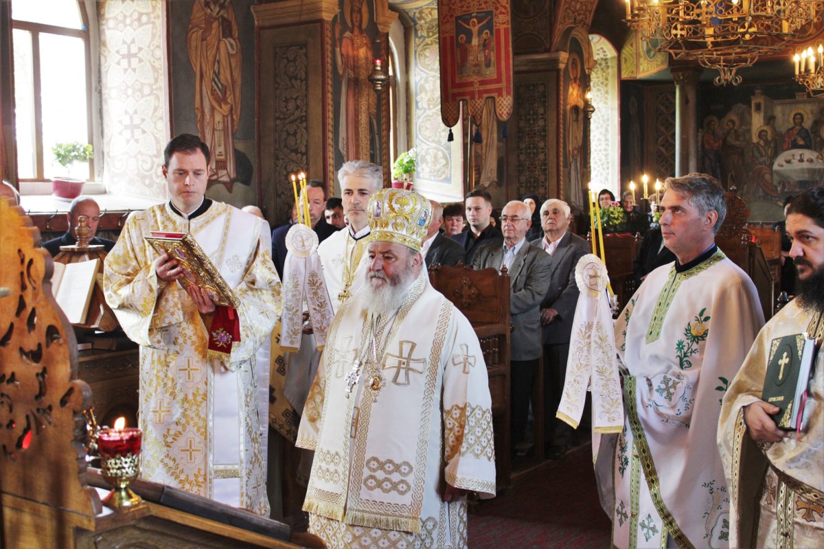 Slujiri arhierești în Duminica a 5-a cincea după Paști, a Samarinencei 117213
