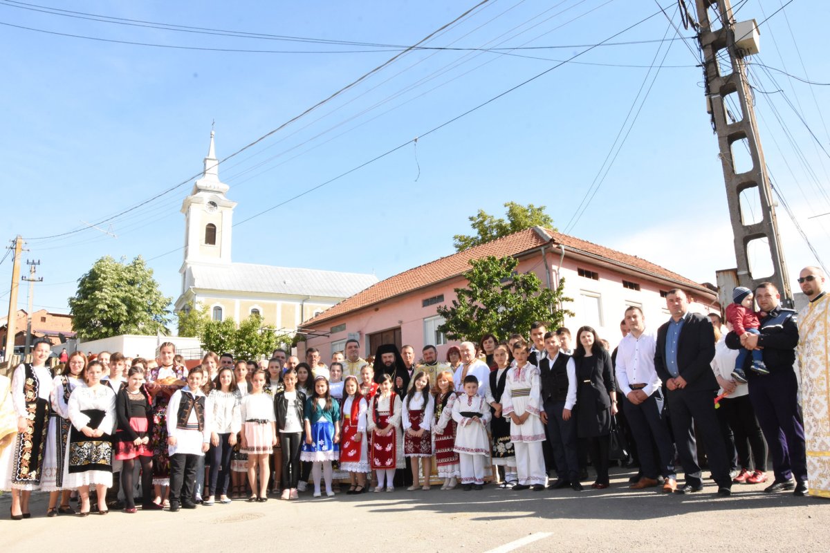 Slujiri arhierești în Duminica a 5-a cincea după Paști, a Samarinencei 117215