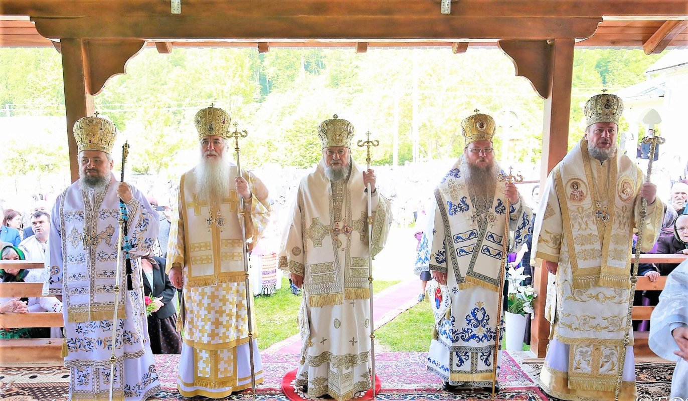 Slujiri arhierești în Duminica a 5-a cincea după Paști, a Samarinencei 117216