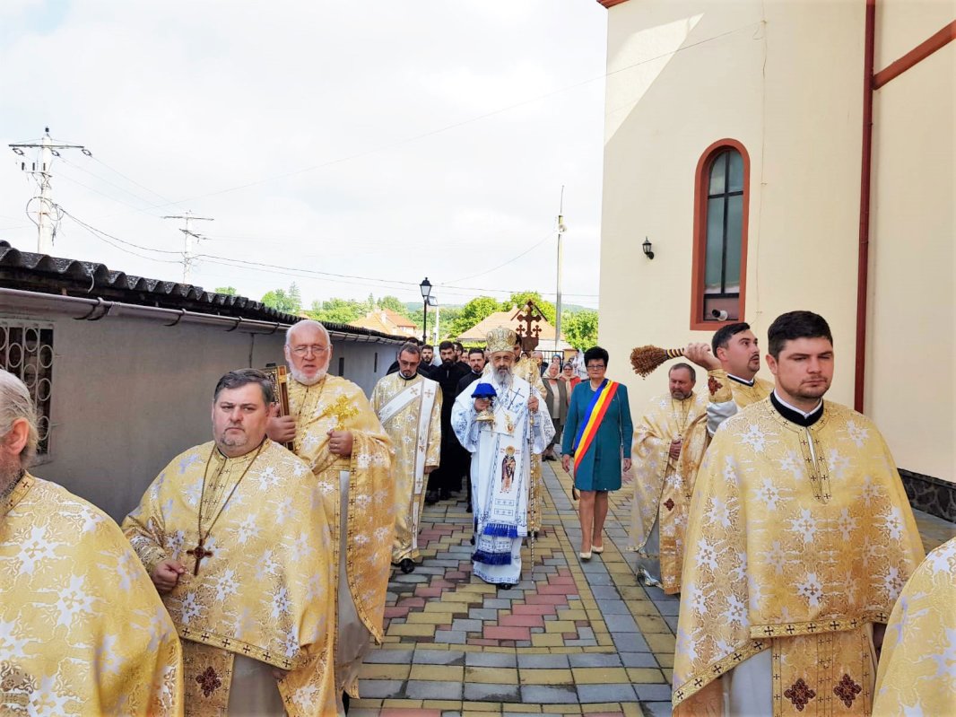 Slujiri arhierești în Duminica a 5-a cincea după Paști, a Samarinencei 117223