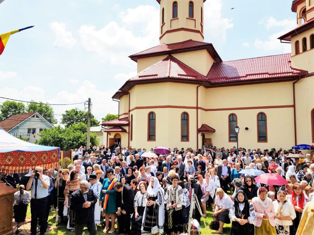 Slujiri arhierești în Duminica a 5-a cincea după Paști, a Samarinencei 117224