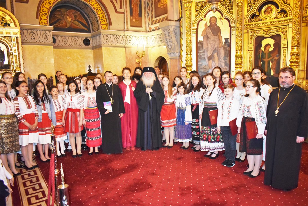 Slujiri arhierești în Duminica a 5-a cincea după Paști, a Samarinencei 117226