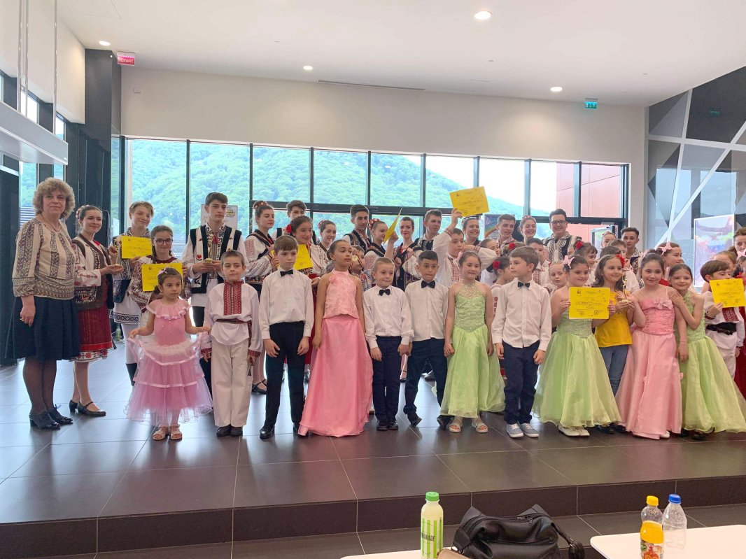 Concursul „Strălucirea primăverii, miracolul frumuseţii” 117325