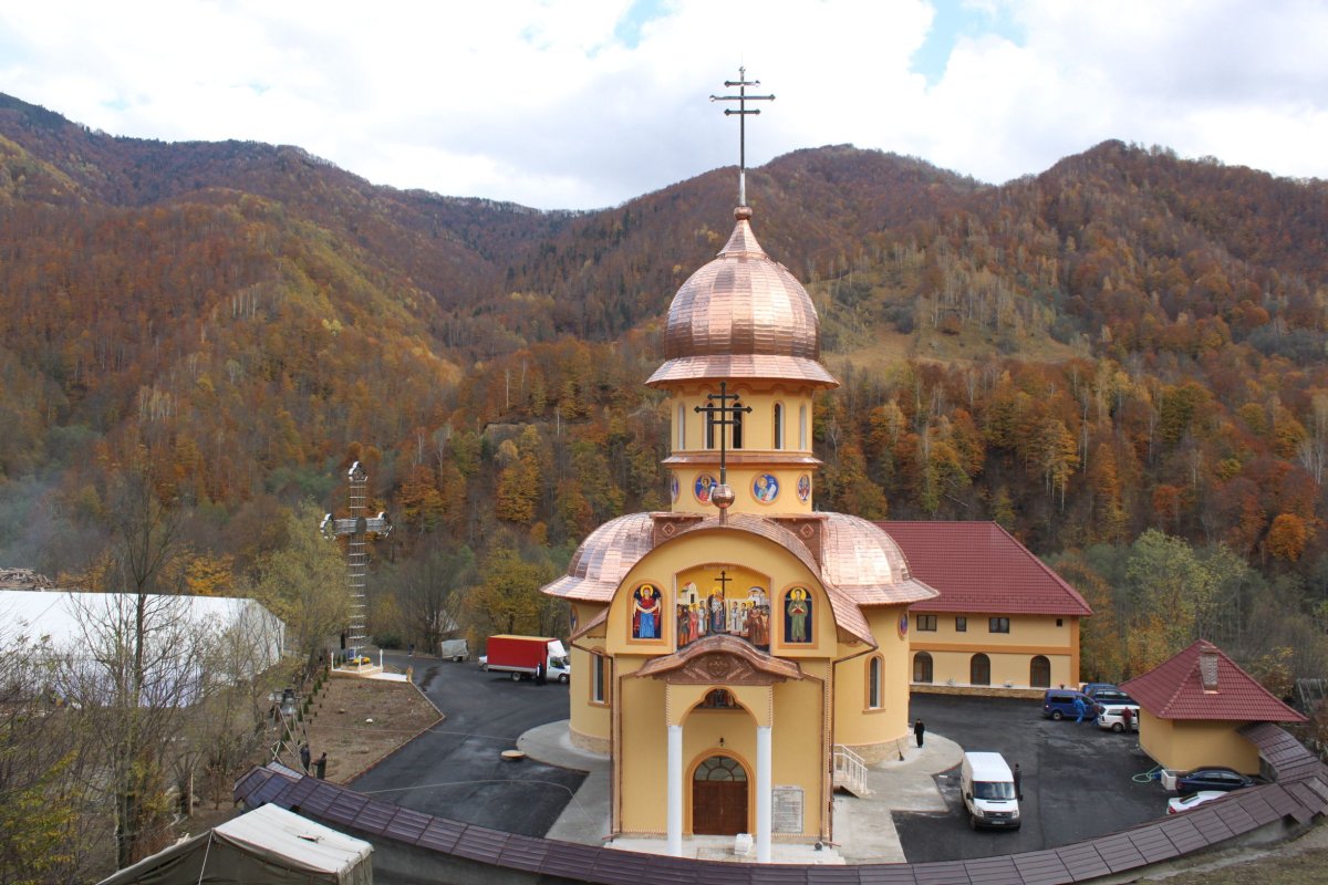 Mănăstirea „Înălţarea Sfintei Cruci” din localitatea Mălaia, județul Vâlcea 117327