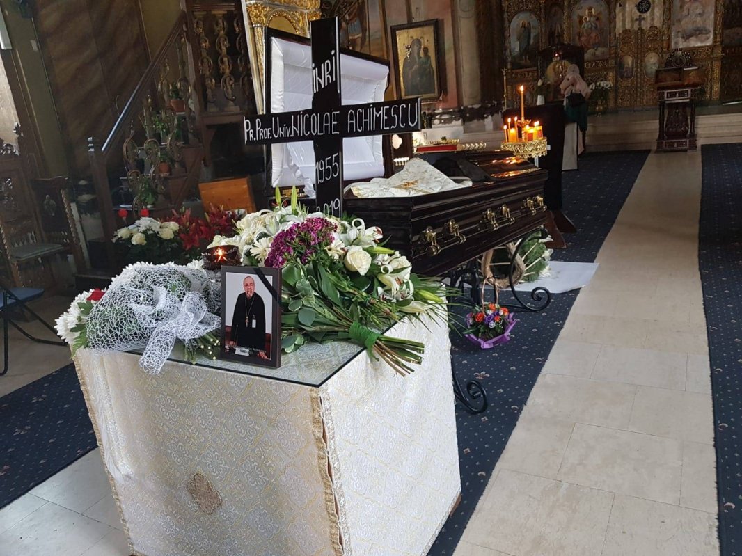 Părintele profesor dr. Nicolae Achimescu a trecut la Domnul 117345