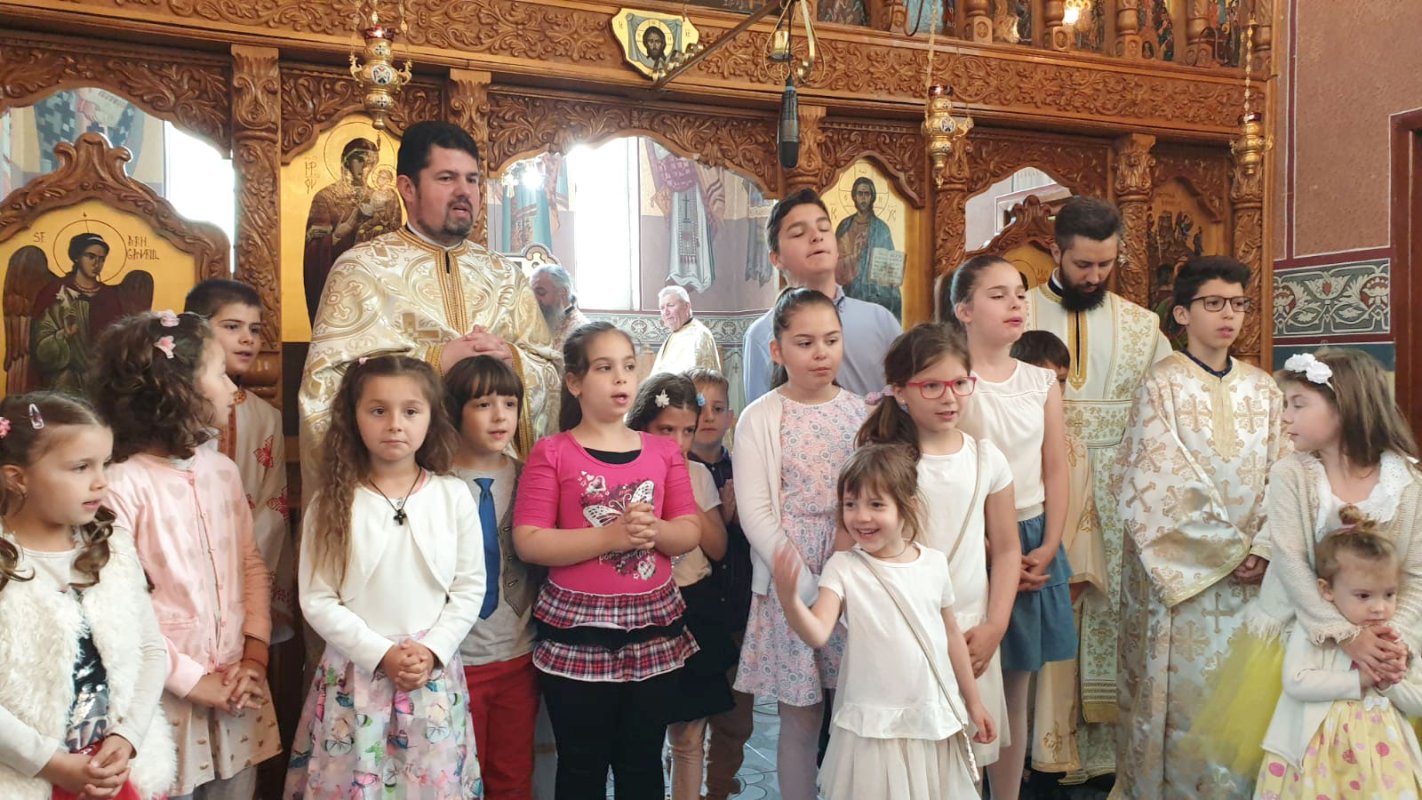 Sărbătoare la parohia clujeană „Nașterea Domnului” 117315