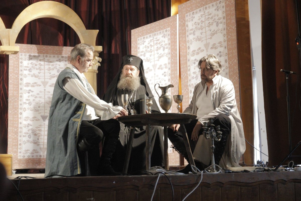 Teatru religios în orașul Zărnești 117276