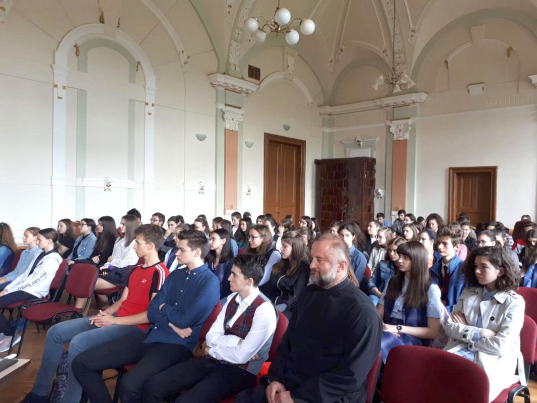 Activități cu tinerii în Arhiepiscopia Alba Iuliei 117518