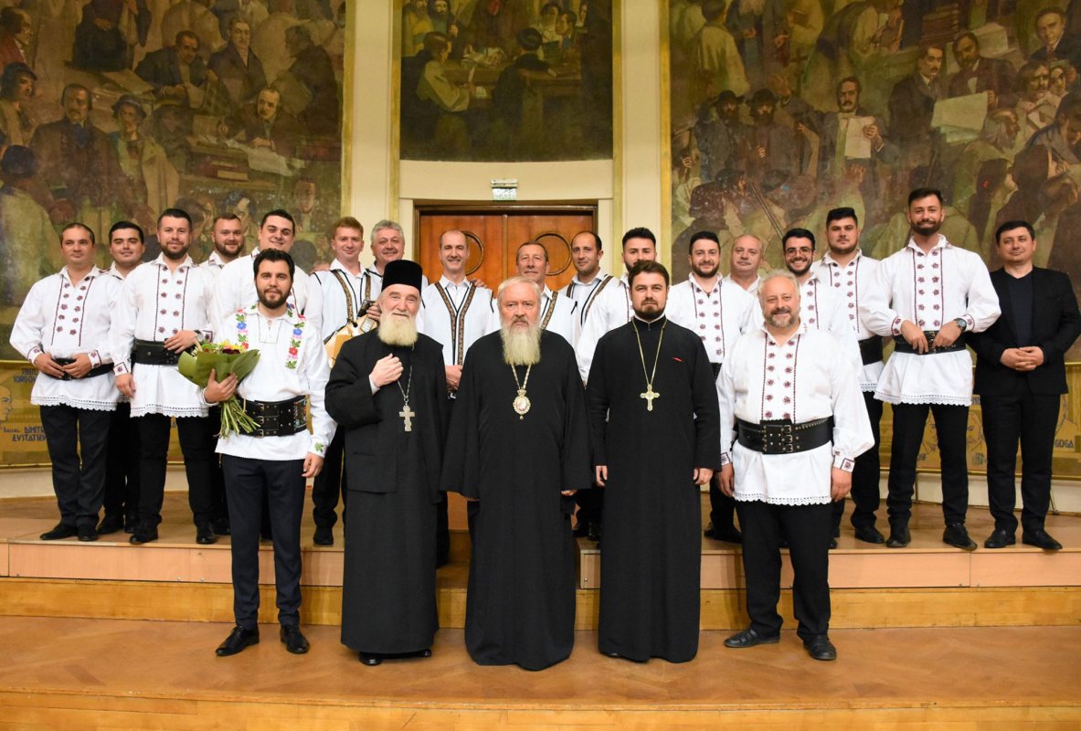 Concert de muzică folclorică susținut de Corul „Armonia” la Cluj-Napoca 117510