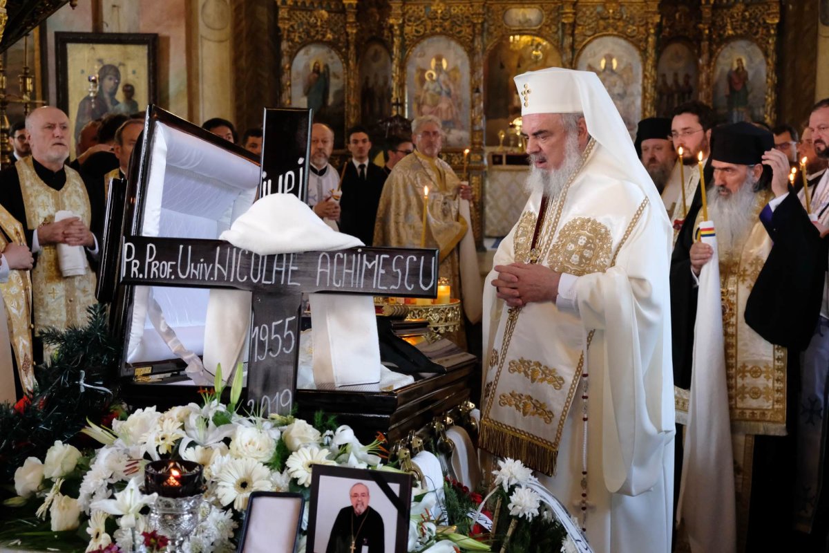 Părintele Nicolae Achimescu - profesor erudit, om onest şi teolog mărturisitor 117443