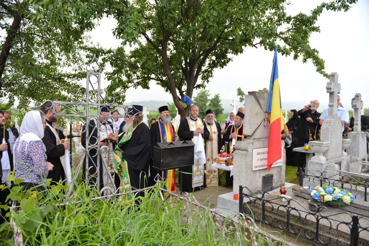 Simpozion dedicat părintelui Dimitrie Bejan 117547