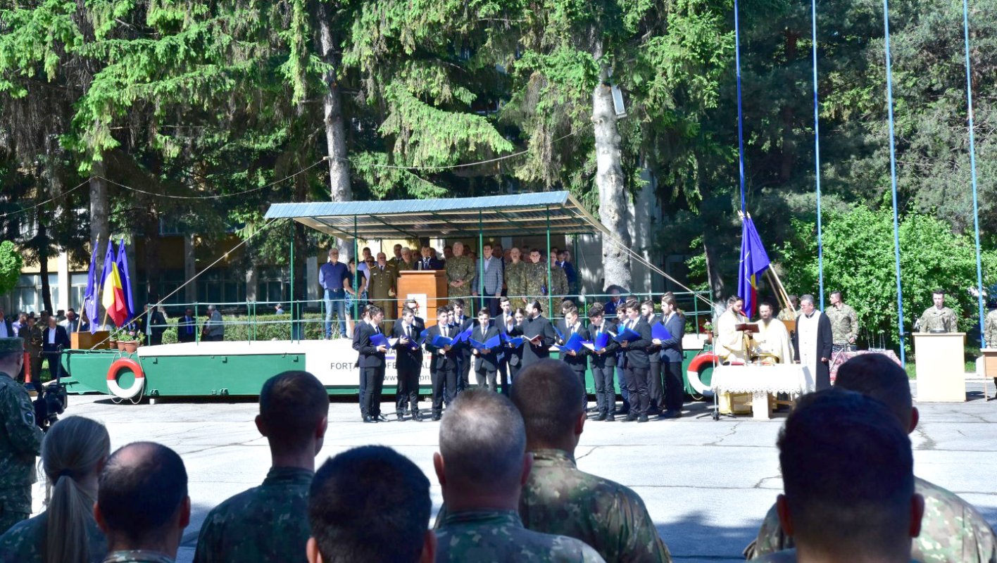Slujbă de binecuvântare pentru militarii râmniceni 117498