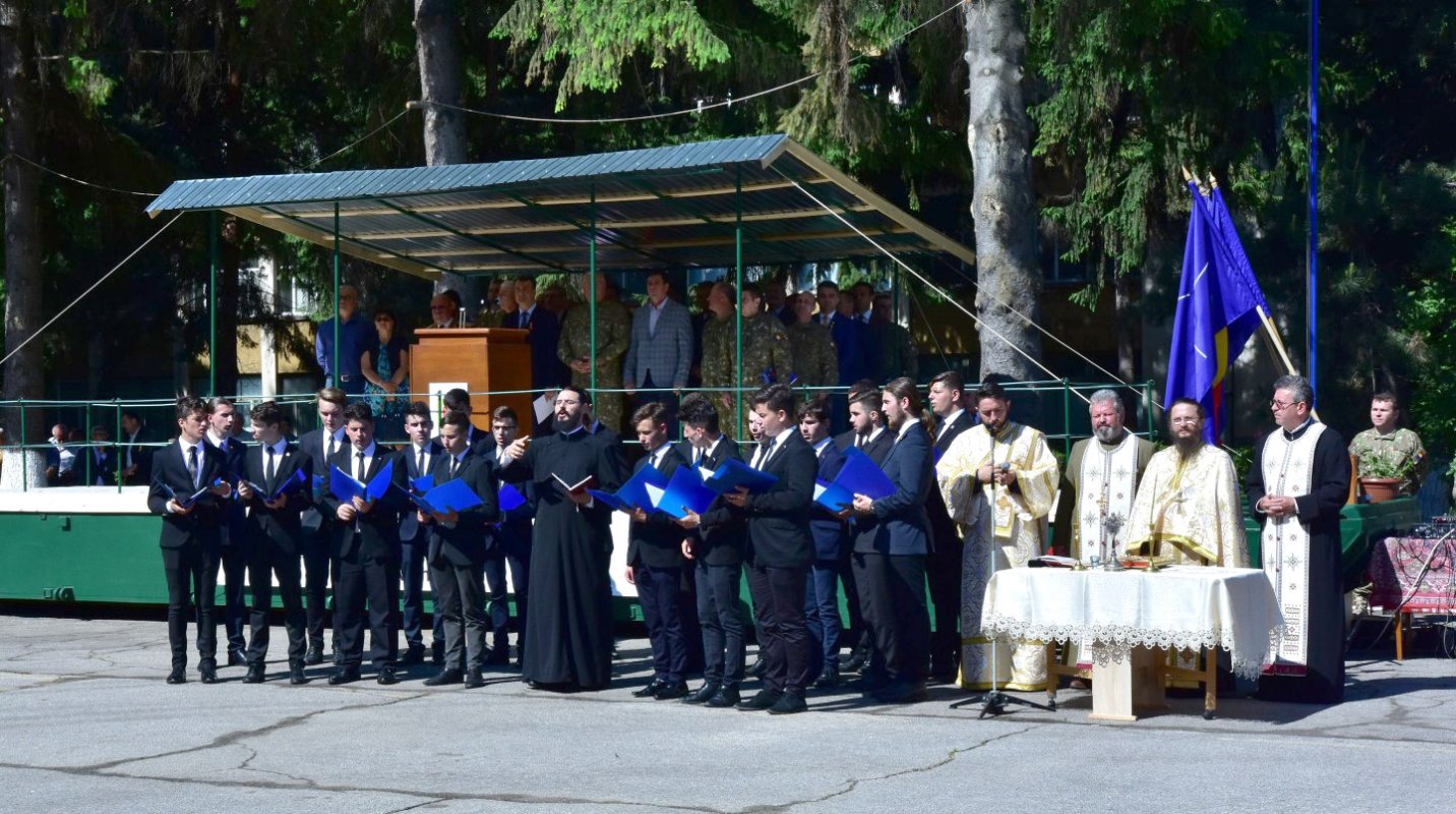 Slujbă de binecuvântare pentru militarii râmniceni 117501