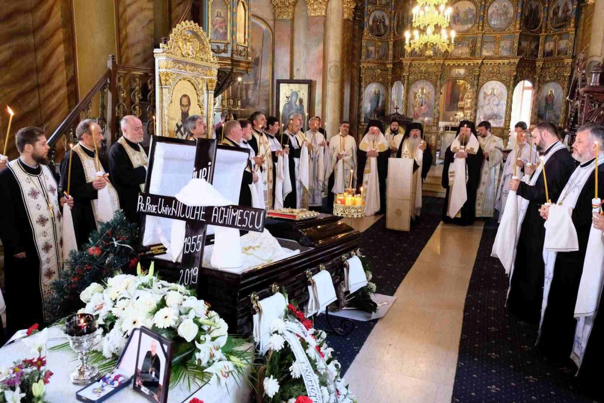 Zi de doliu la Facultatea „Justinian Patriarhul” 117460