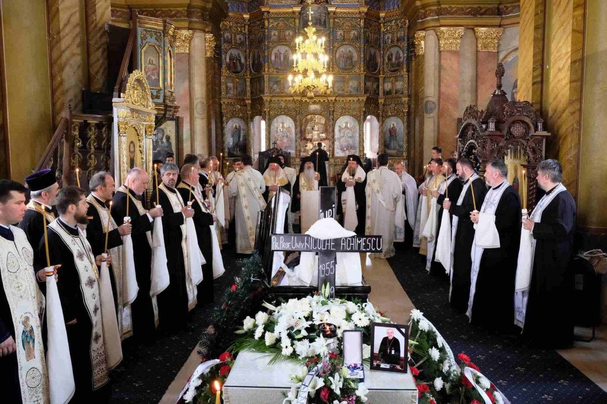 Zi de doliu la Facultatea „Justinian Patriarhul” 117462