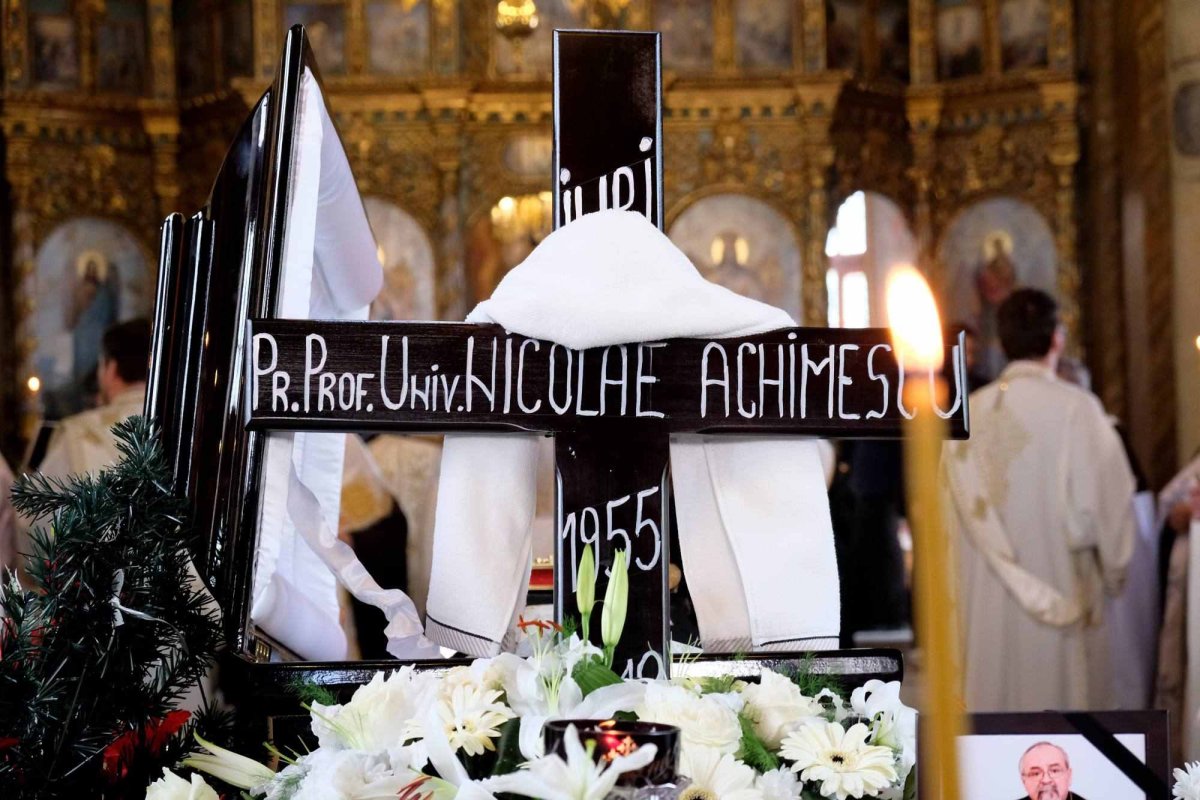 Zi de doliu la Facultatea „Justinian Patriarhul” 117463