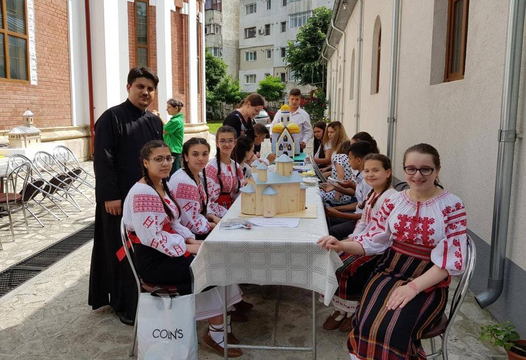 Concursul „Biserica prin ochi de copil” la Râmnicu Sărat 117675