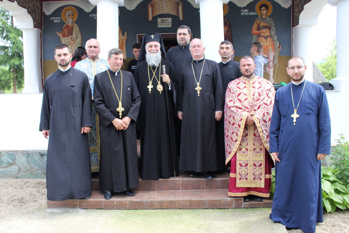 În durere, nu suntem singuri, ci cu Dumnezeu 117772