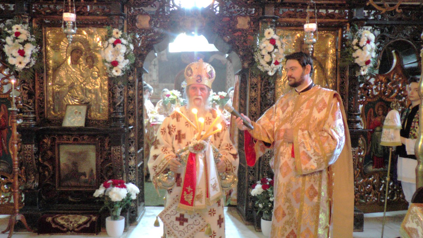 „Pe toate trebuie să le ducem ca fapte de răbdare, de dragoste şi de iertare” 117796