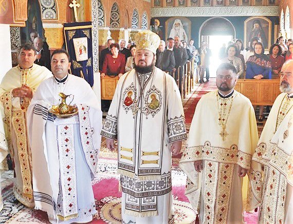 Slujiri arhierești în Duminica a 6-a după Paști, a Vindecării orbului din naștere 117779