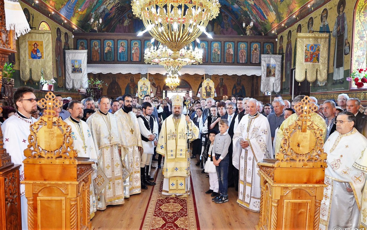 Slujiri arhierești în Duminica a 6-a după Paști, a Vindecării orbului din naștere 117784