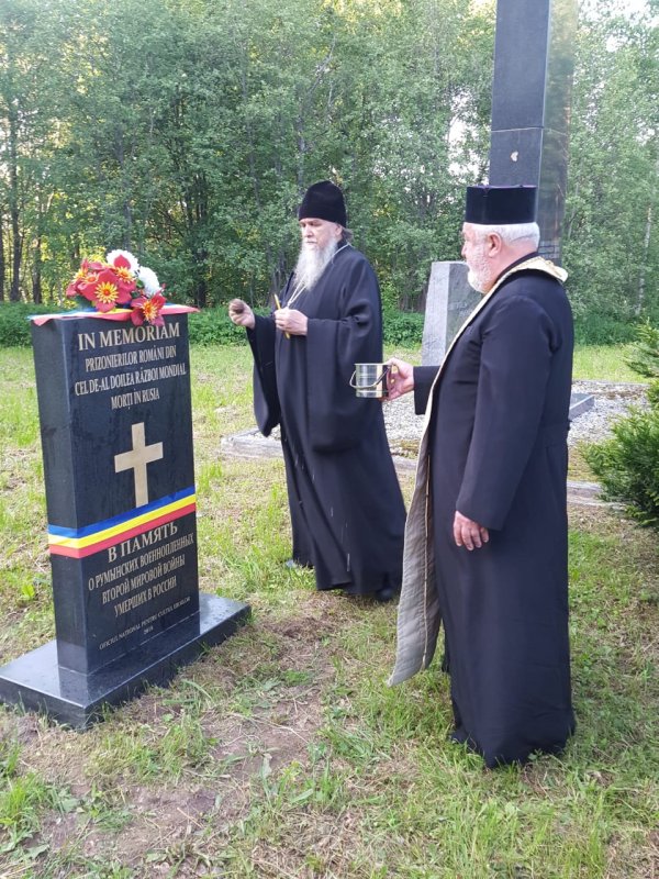 Pelerinaj la monumentele eroilor români din Rusia 117996