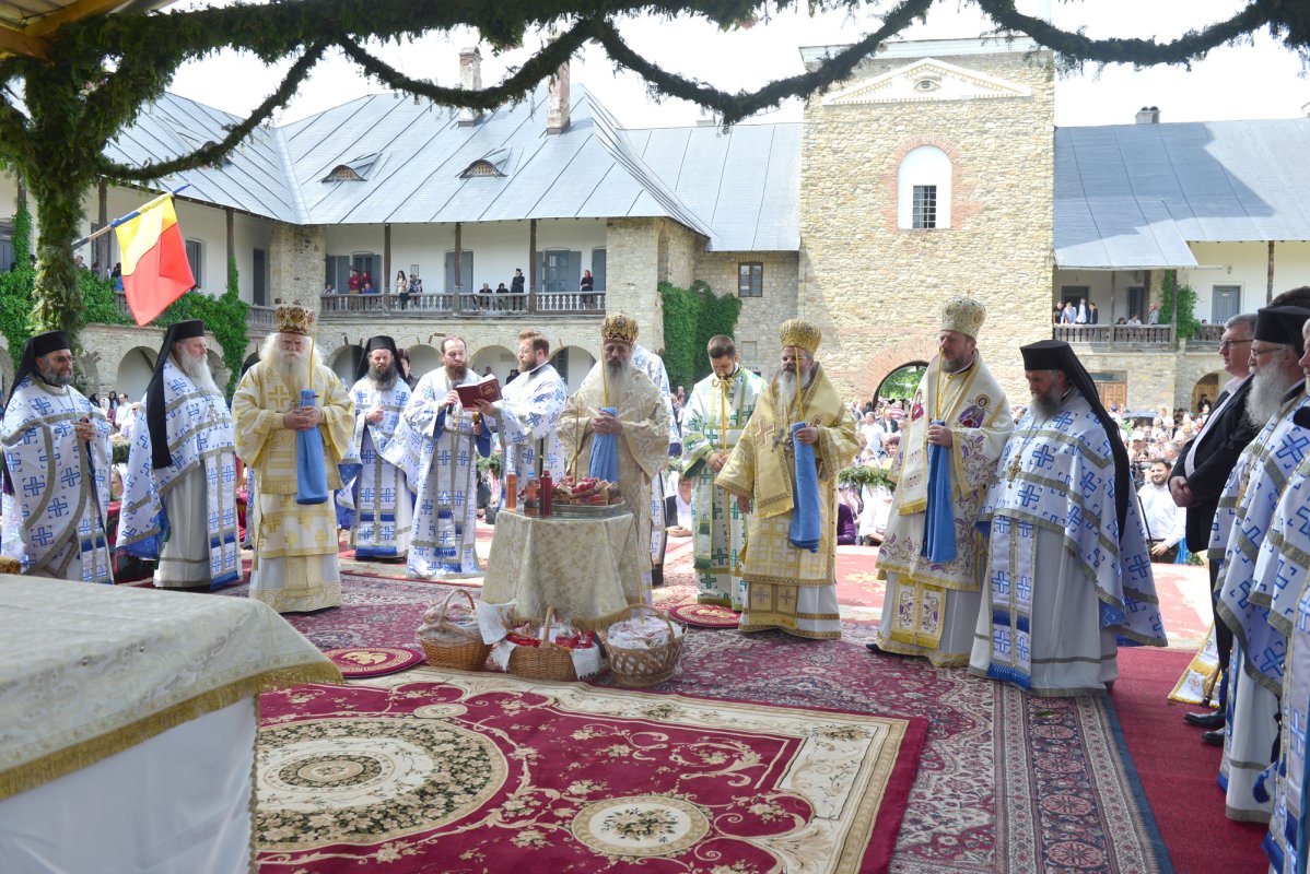 Zi de hram în „Ierusalimul ortodoxiei române” 118092