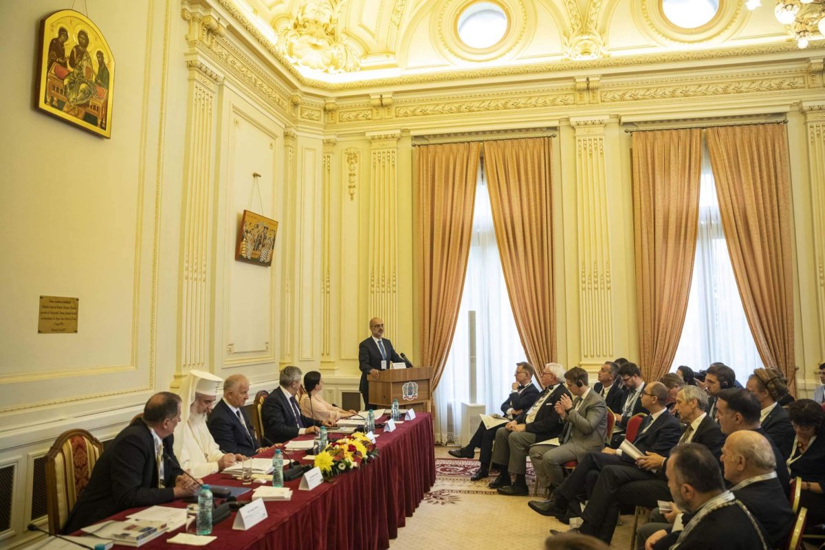 Conferințe internaționale la Palatul Patriarhiei  118103