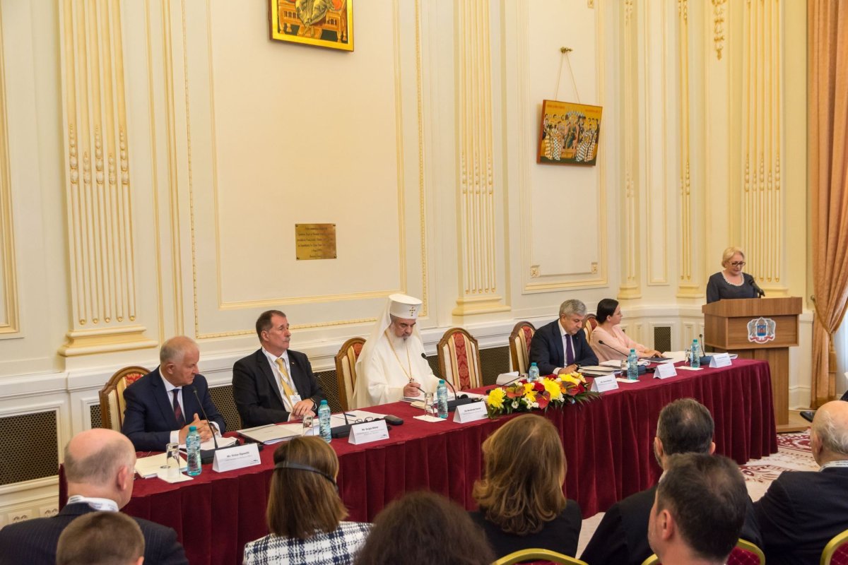 Conferințe internaționale la Palatul Patriarhiei  118105