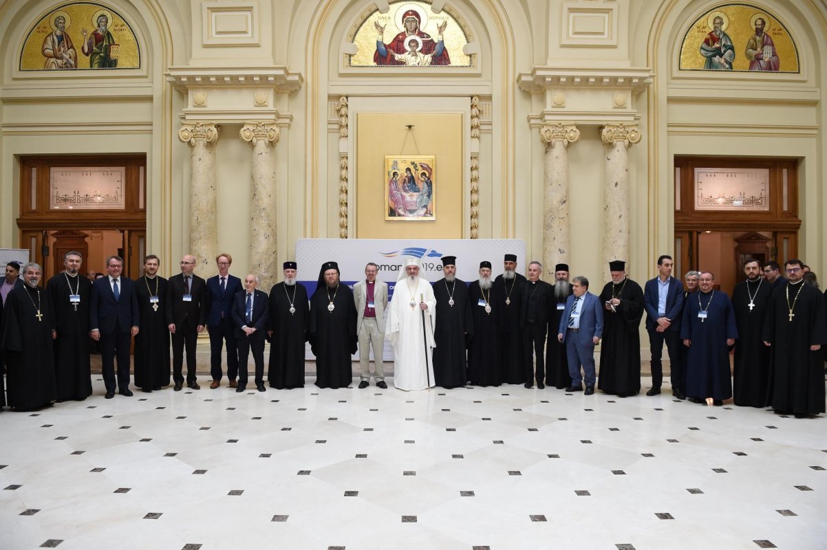 Conferințe internaționale la Palatul Patriarhiei  118106